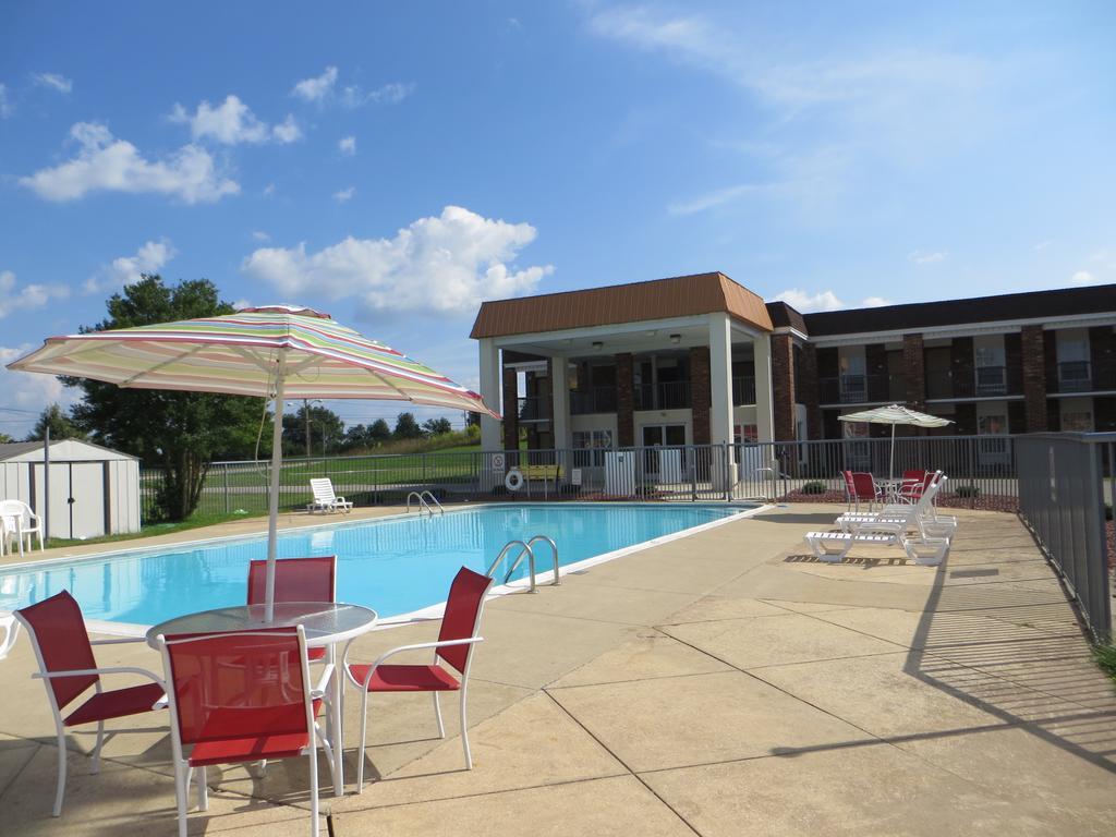 Days Inn By Wyndham Cave City Exteriér fotografie